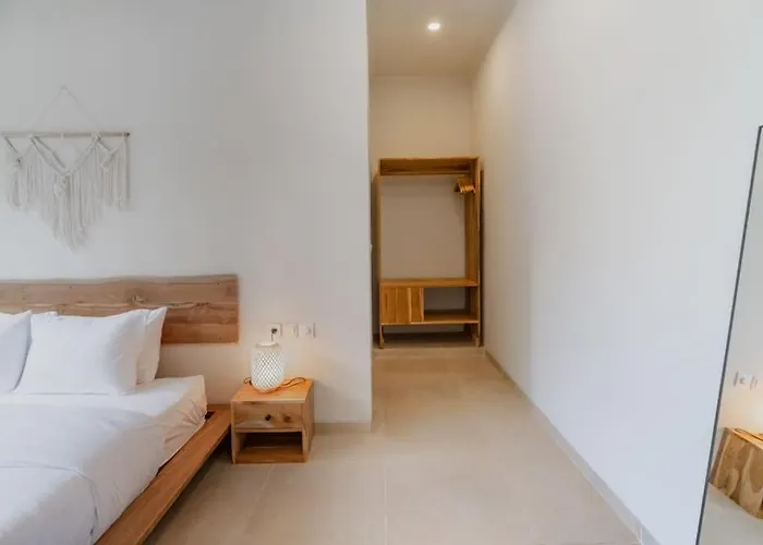 Exquisite 2-bedroom Brand New In Villa *