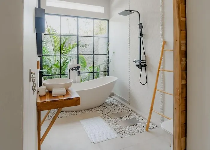 Exquisite 2-bedroom Brand New In Villa