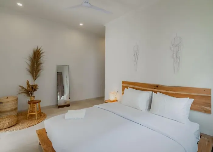 Exquisite 2-bedroom Brand New In Villa *